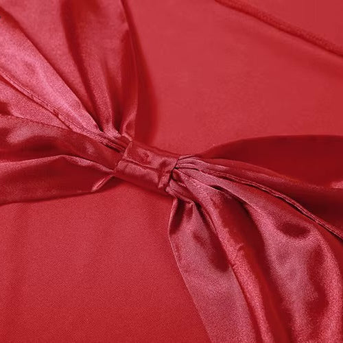 Rückenfreies Kleid mit Schleife