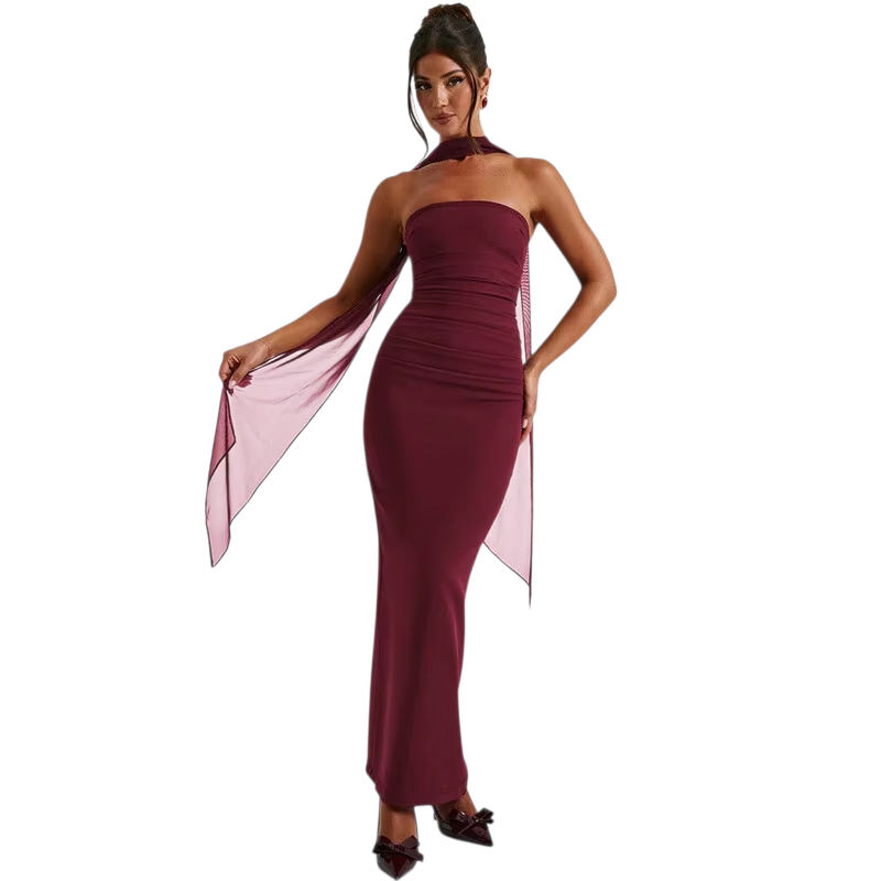 Kleid mit Schal und Handschuhen